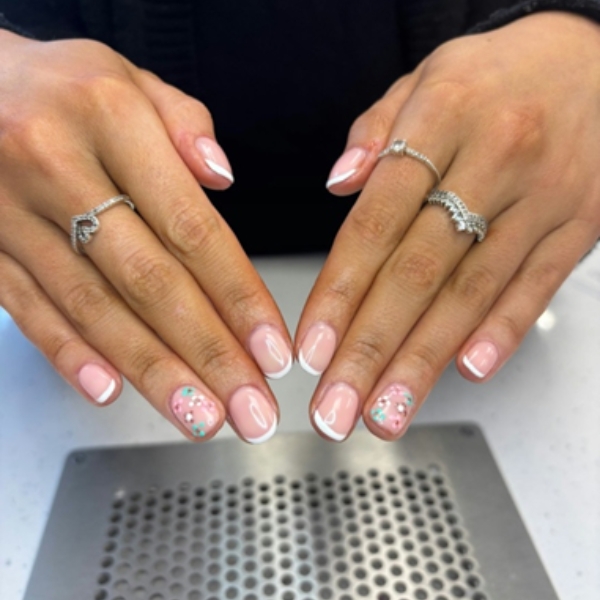 The Gel Btl "BIAB" (Dolly)<br />
French tips (TGB- French) & nail art 